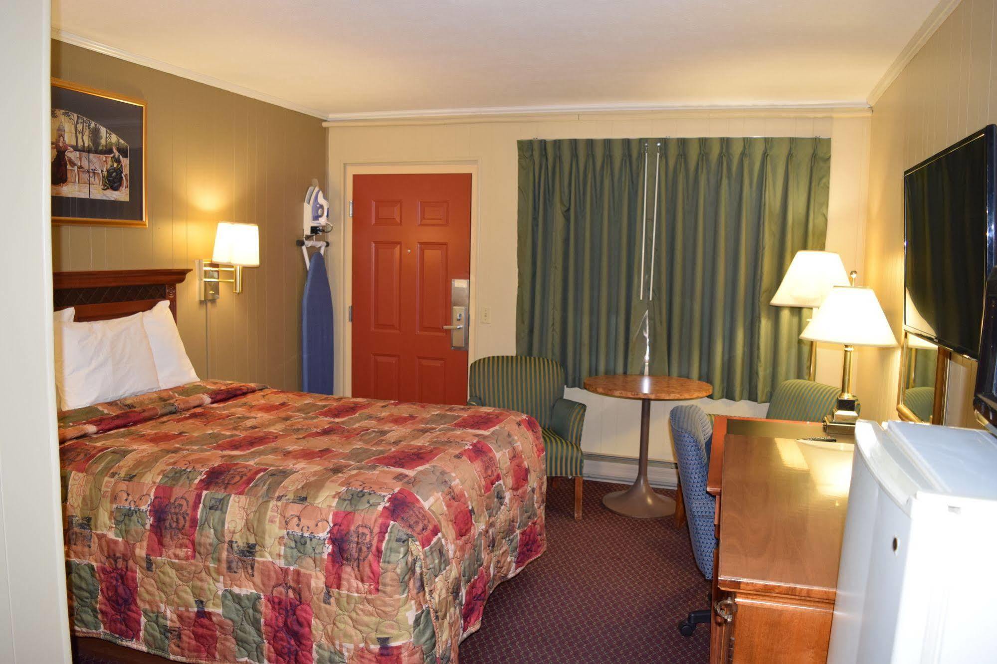 Economy Inn Taylorville Exterior foto